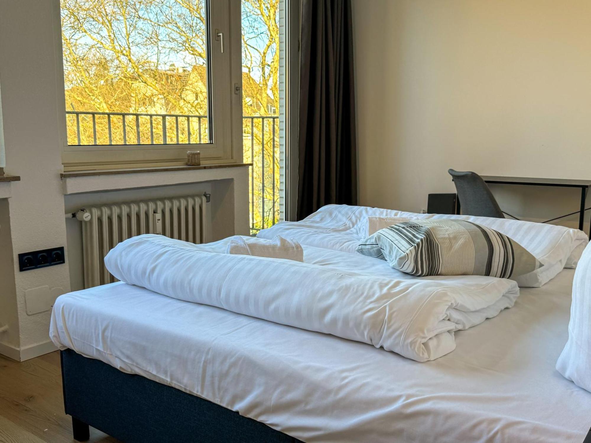 Apartment Duesseltal Messe 100Qm Düsseldorf Eksteriør billede