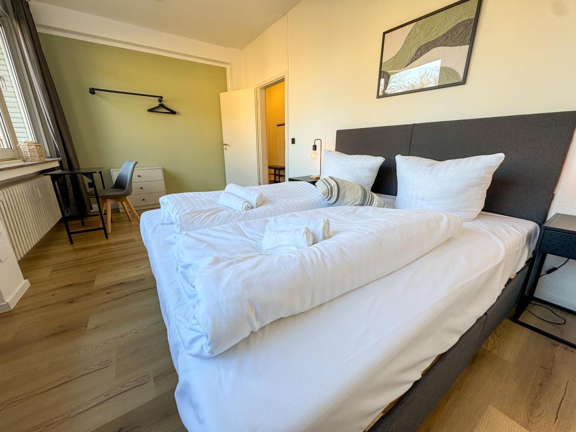 Apartment Duesseltal Messe 100Qm Düsseldorf Eksteriør billede