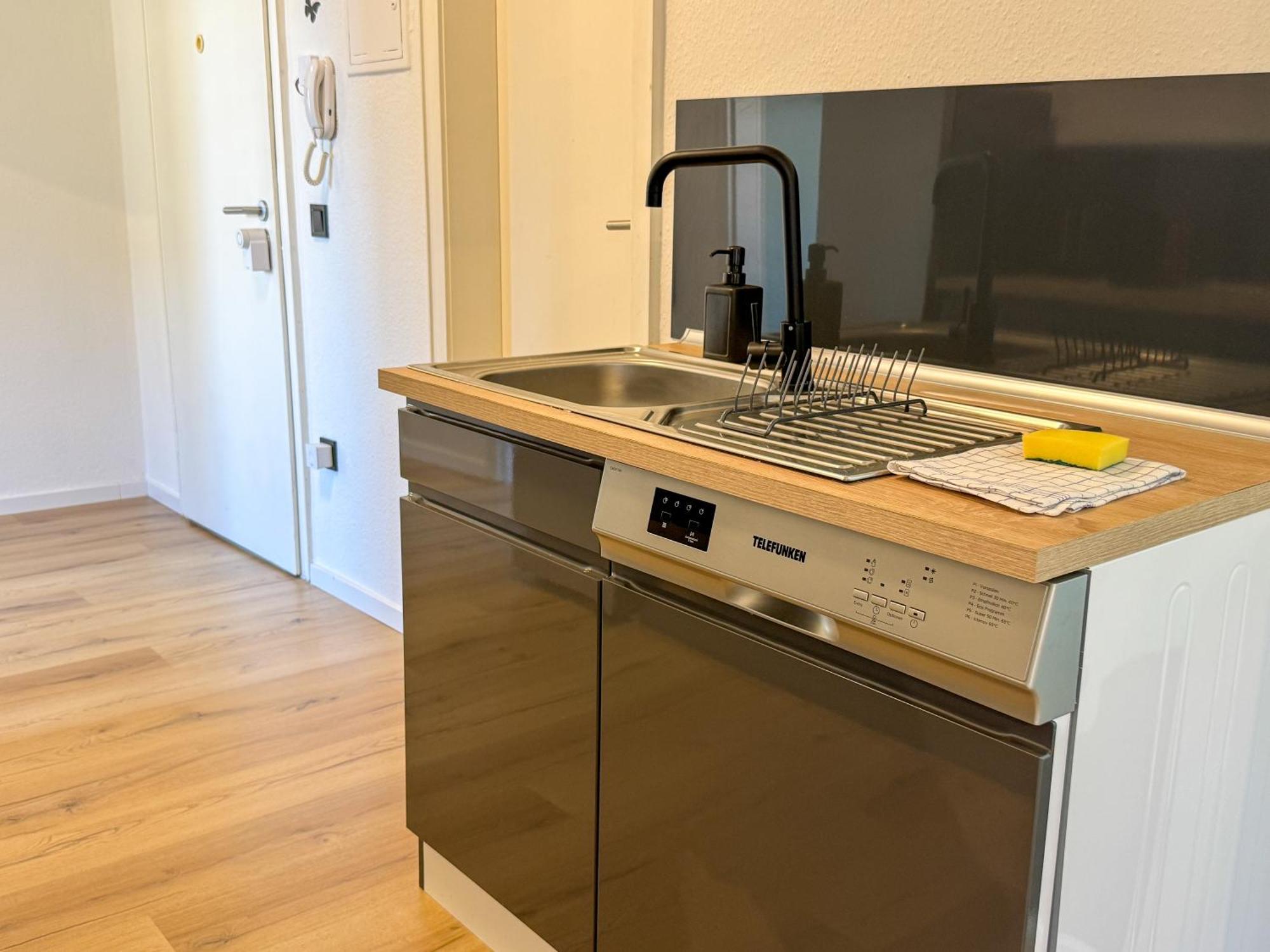Apartment Duesseltal Messe 100Qm Düsseldorf Eksteriør billede